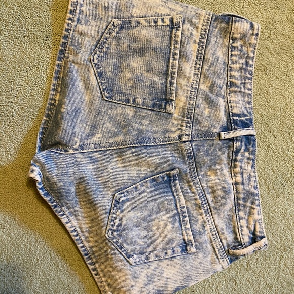 Roxy Jean shorts w/ light pink flower lace, size 3 - Picture 4 of 4